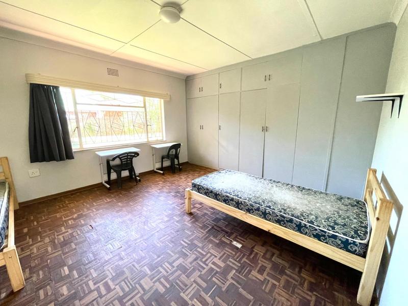 To Let 10 Bedroom Property for Rent in Bult West North West